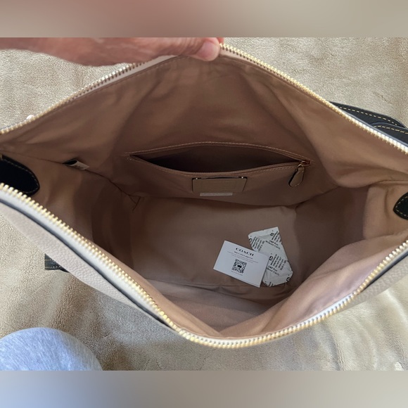 Coach Pennie Shoulder Bag. New w/o tags - Picture 7 of 14